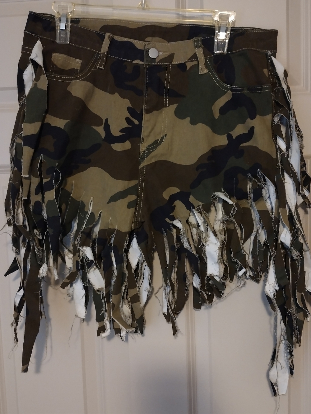 NWOT Camo Fringe Festival Shorts Sz XL